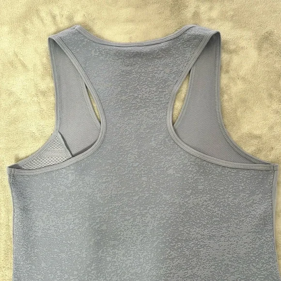 Gymshark Tank Top Women’s V Neck Size XS - Picture 4 of 7